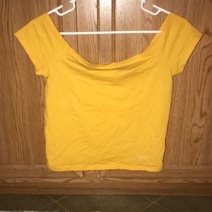 Yellow of the shoulder top